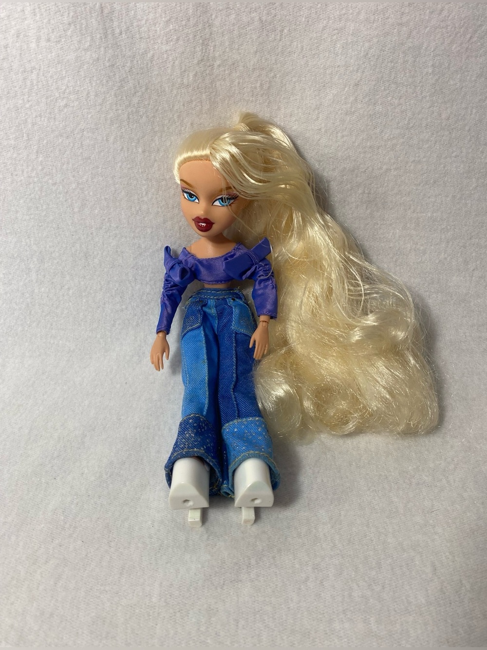 Bratz MGA 2001 First Edition Cloe Doll with Original Clothes Vintage Jeans Angel